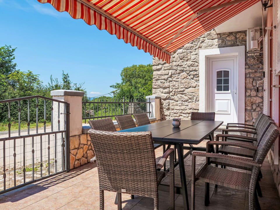 Table, Furniture, Sky, Plant, Building, Chair, Wood, Shade, Outdoor Furniture, Outdoor Table