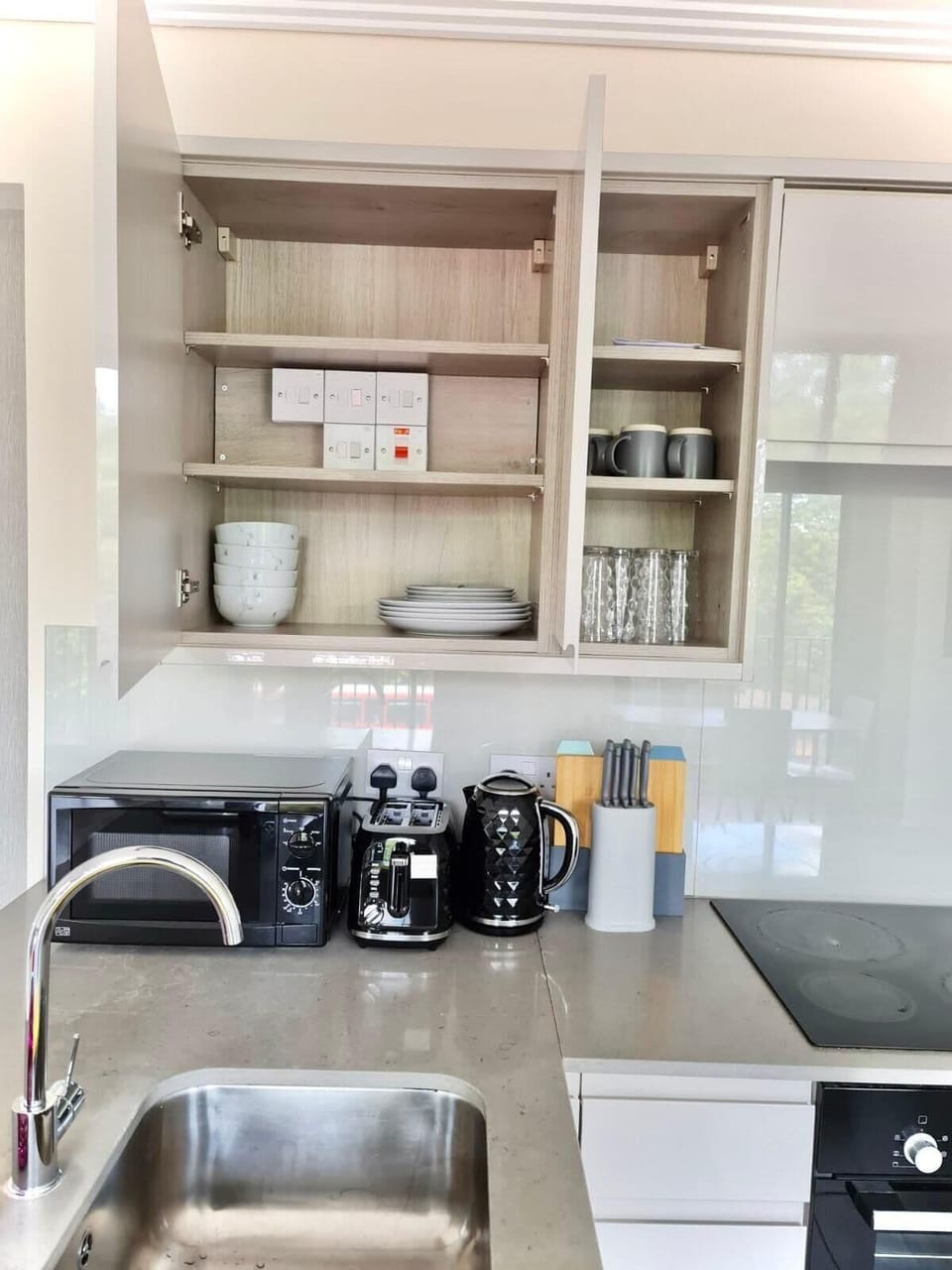 Apartment | Private kitchen | Fridge, microwave, oven, stovetop
