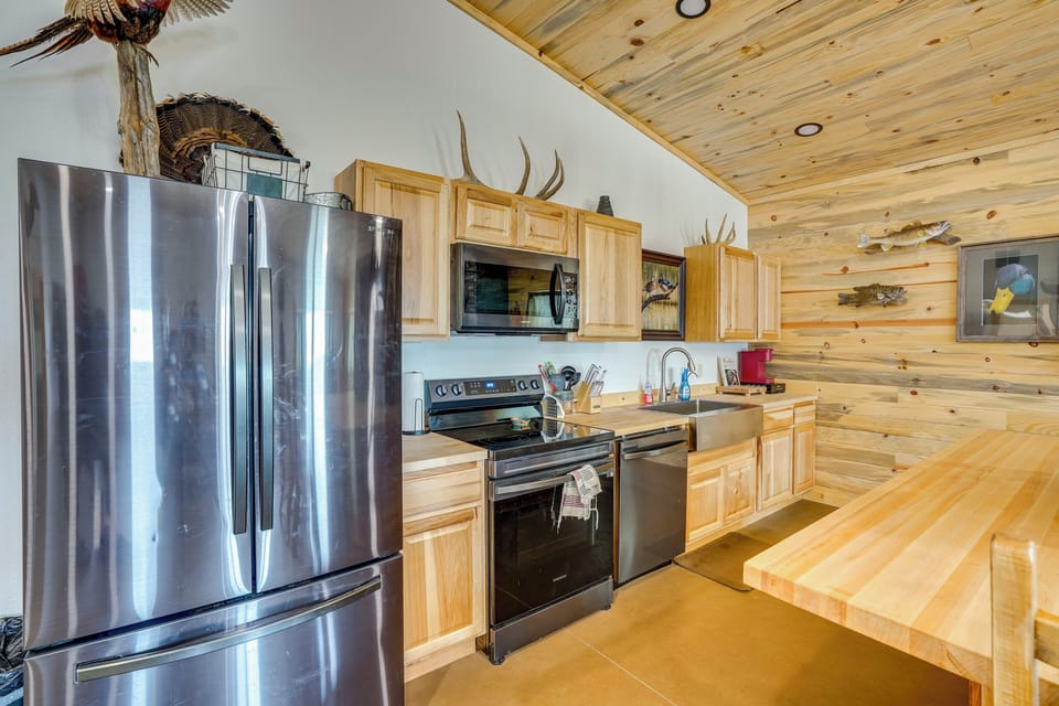 House (2 Bedrooms) | Interior