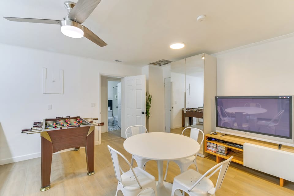House (5 Bedrooms) | Interior