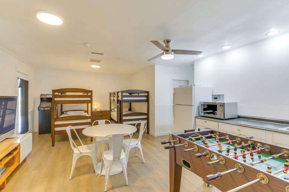 House (5 Bedrooms) | Interior