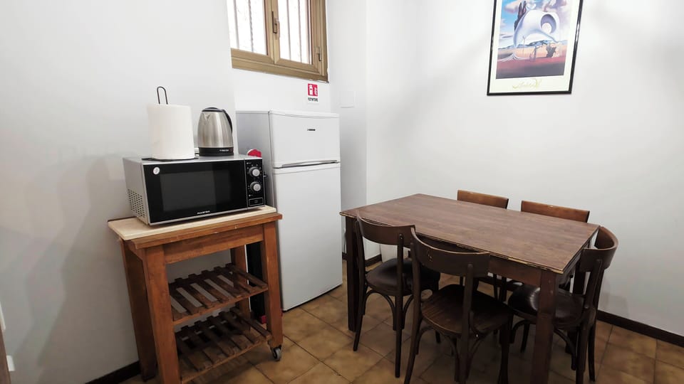 City Apartment, Air conditioning, City View | Private kitchen | Fridge, stovetop, espresso maker, coffee/tea maker