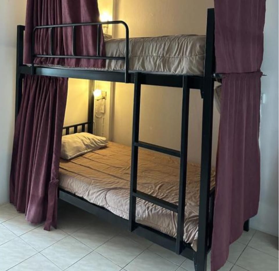Standard Shared Dormitory, Non Smoking | In-room safe, free WiFi