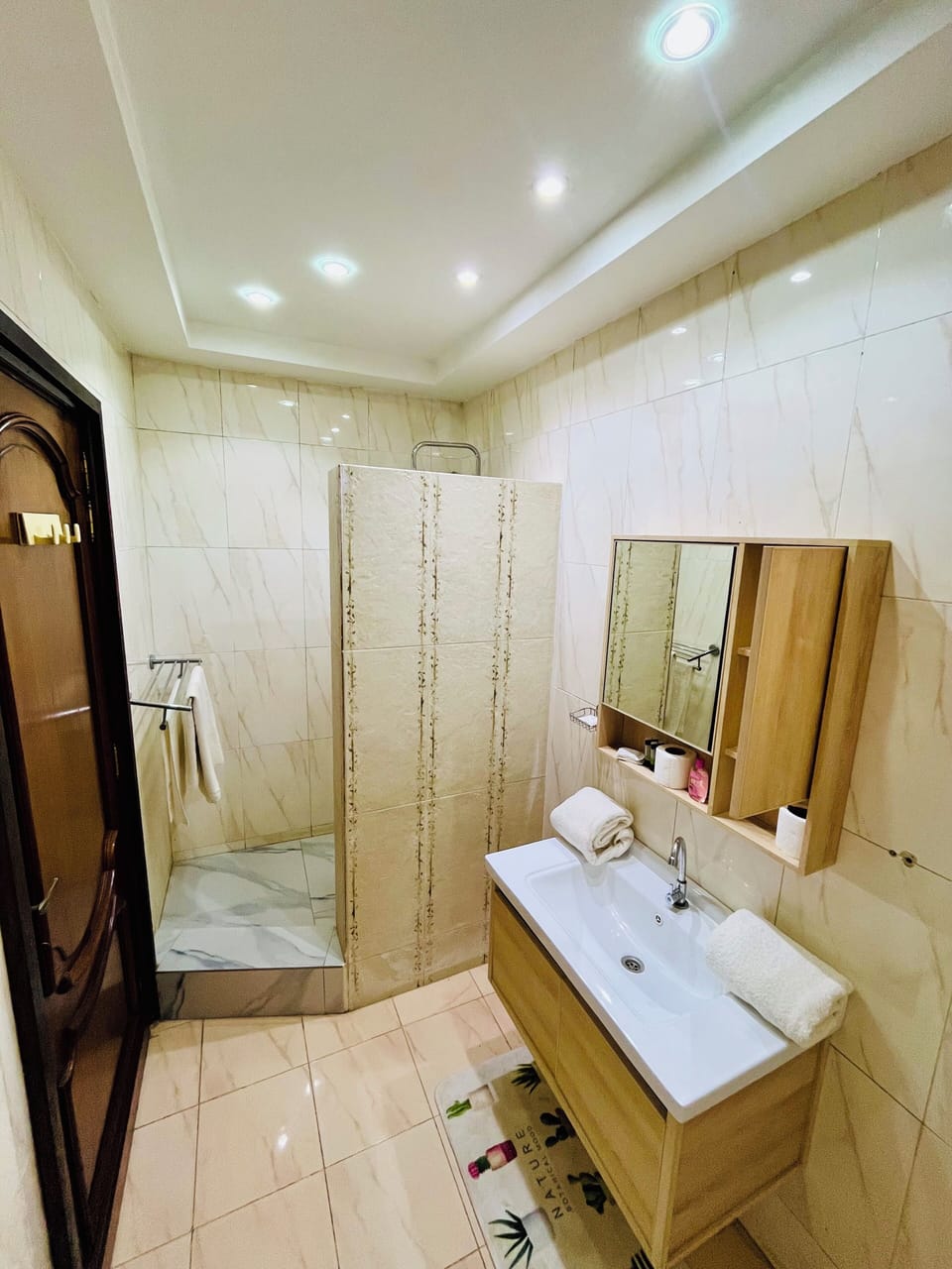 Superior Double Room | Bathroom | Shower, bidet, towels, soap