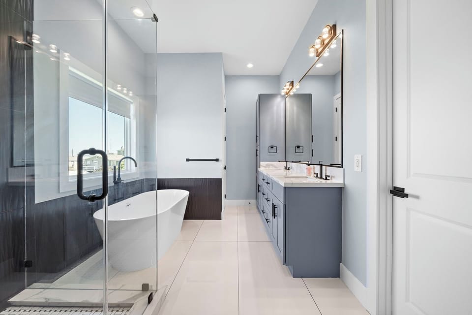 Ensuite Bathroom - Primary Bedroom