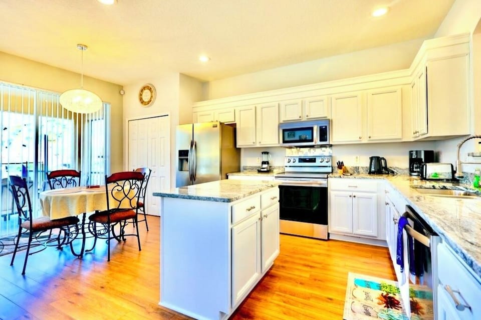 Fully equipped kitchen