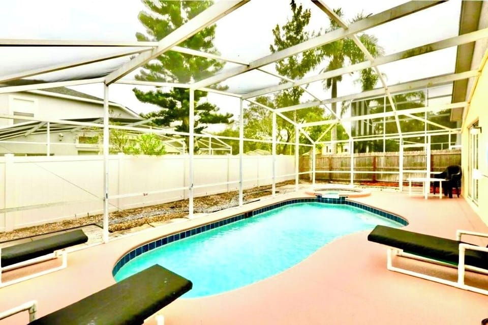 Very private pool and spa