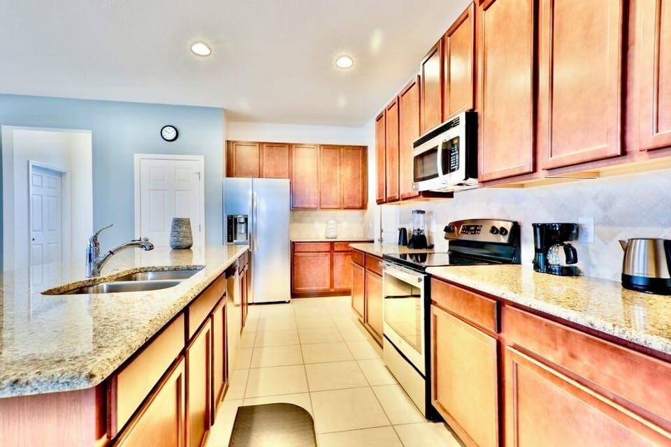 Fully equipped kitchen 