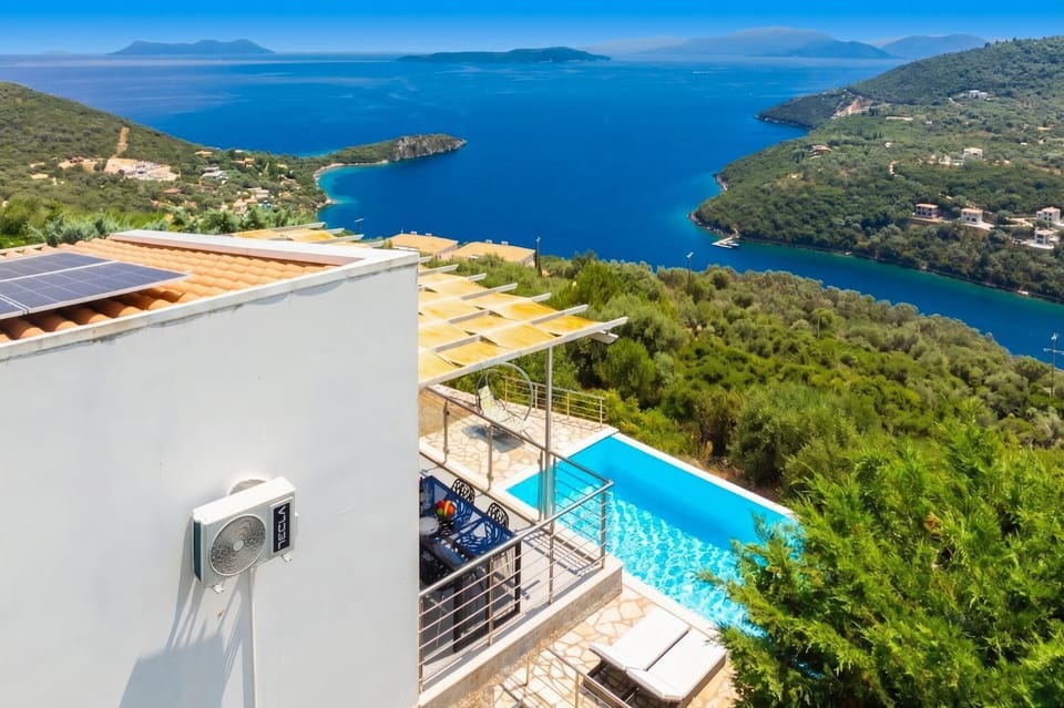 Beautiful villa with private pool and terrace with sea views