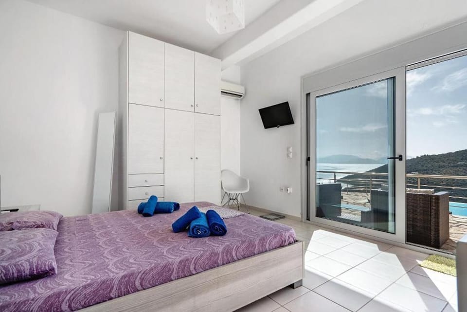 Double bedroom with A/C