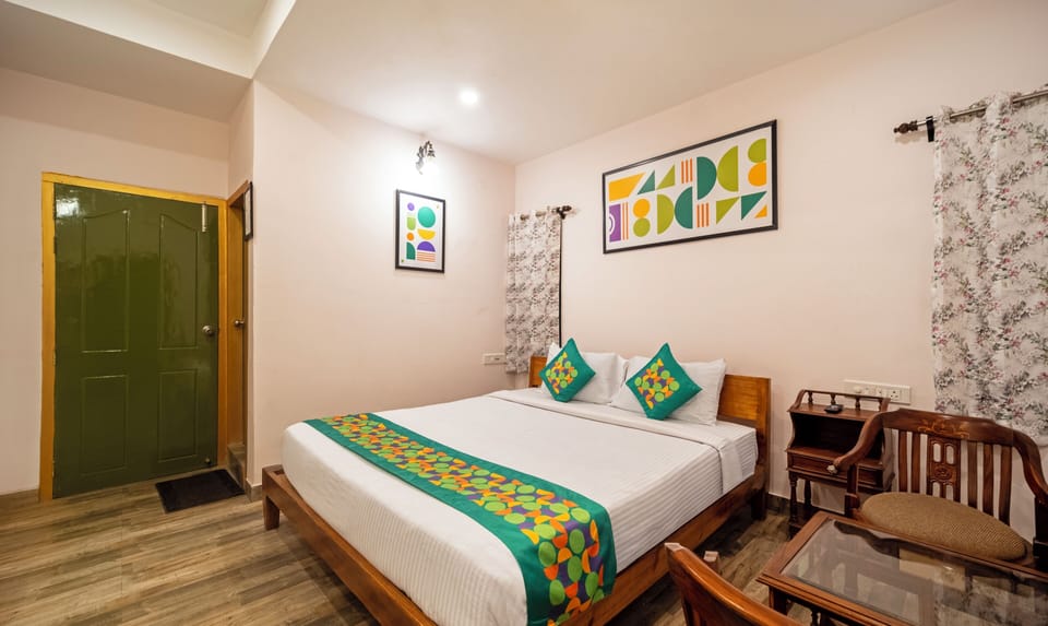Standard Room | Desk, blackout drapes, iron/ironing board, bed sheets