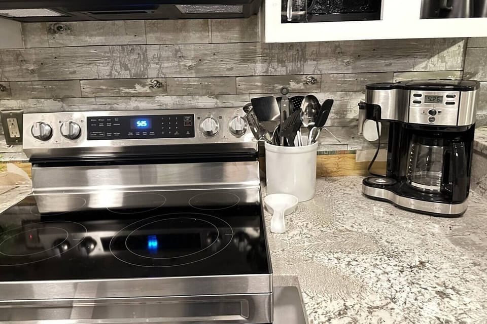 Full sized drip coffee pot & electric range