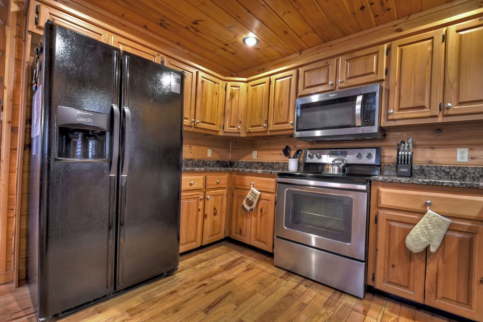 Fully Stocked Open Concept Kitchen