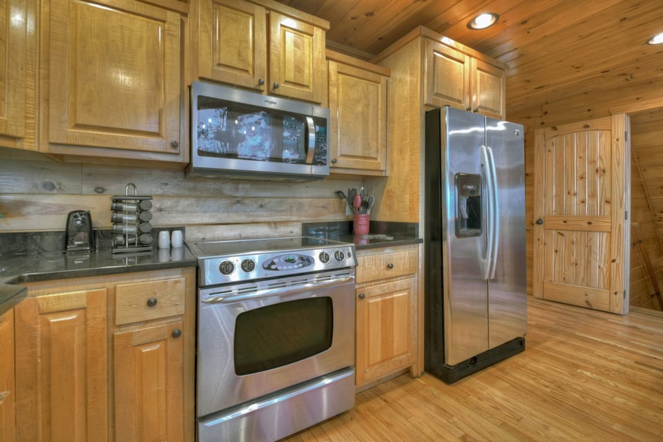Fully Stocked Kitchen
