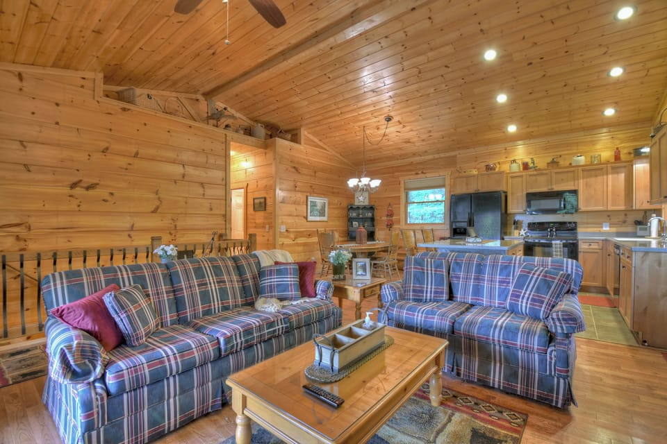 Main level living area 