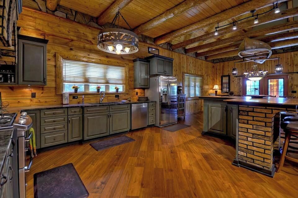 You will instantly feel like this is home from home having this spacious fully equipped kitchen