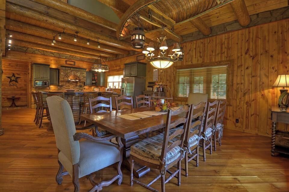 Large Dining space ideal for large gatherings