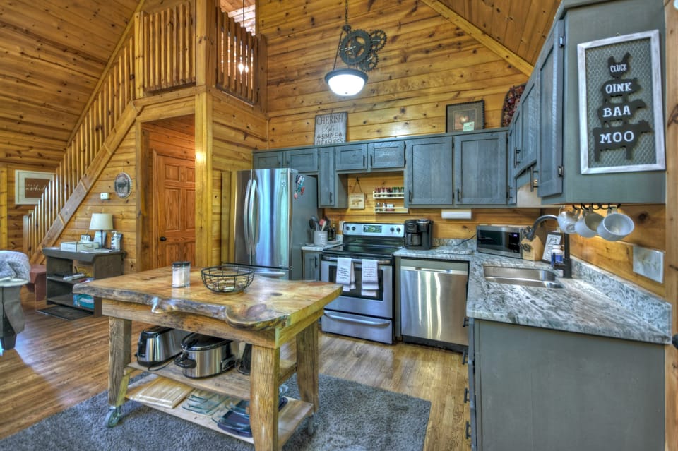 Sweet Retreat offers a fully equipped kitchen!