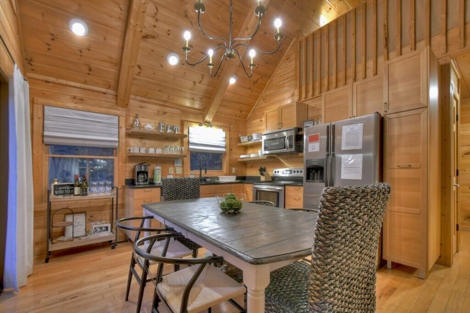 Main Level Dining Area