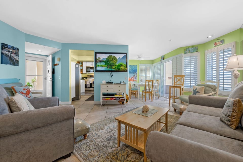 Unwind from a long day at the beach while enjoying your favorite TV, or access your favorite streaming services