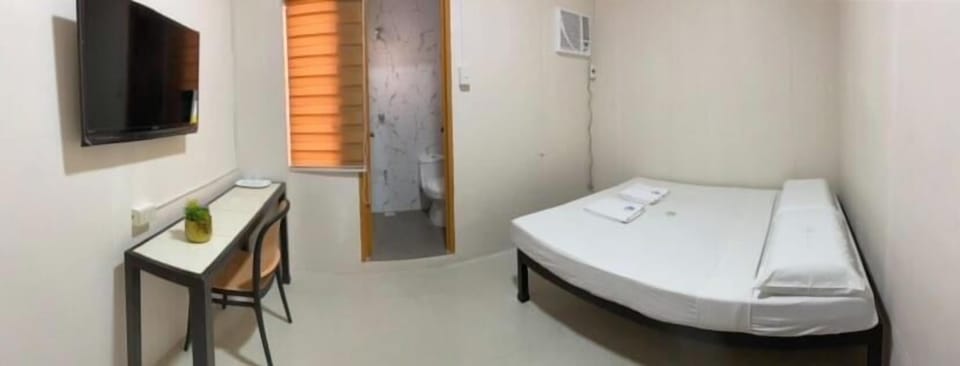 Standard Double Room | Desk, free WiFi