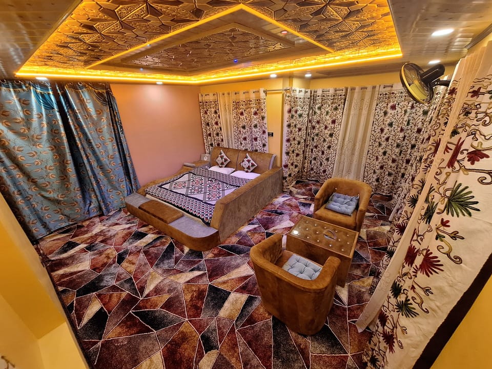 Deluxe Double Room, Mountain View | WiFi (free)