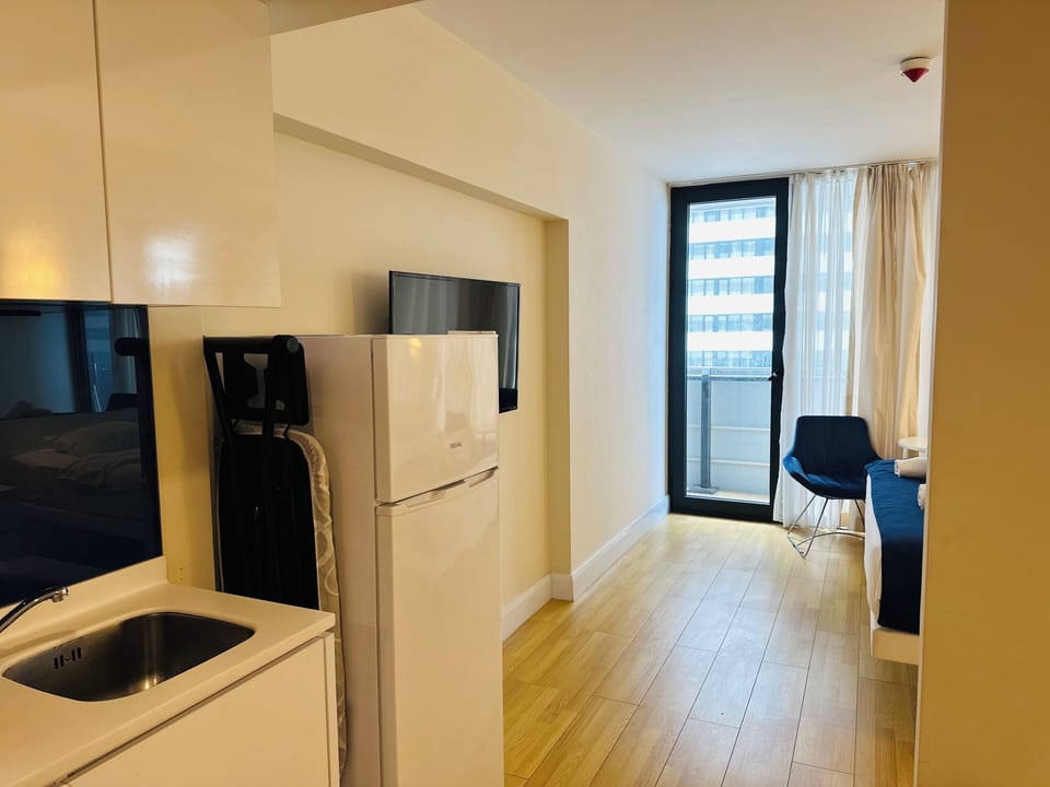 Deluxe Studio, Balcony, Sea View | Private kitchen