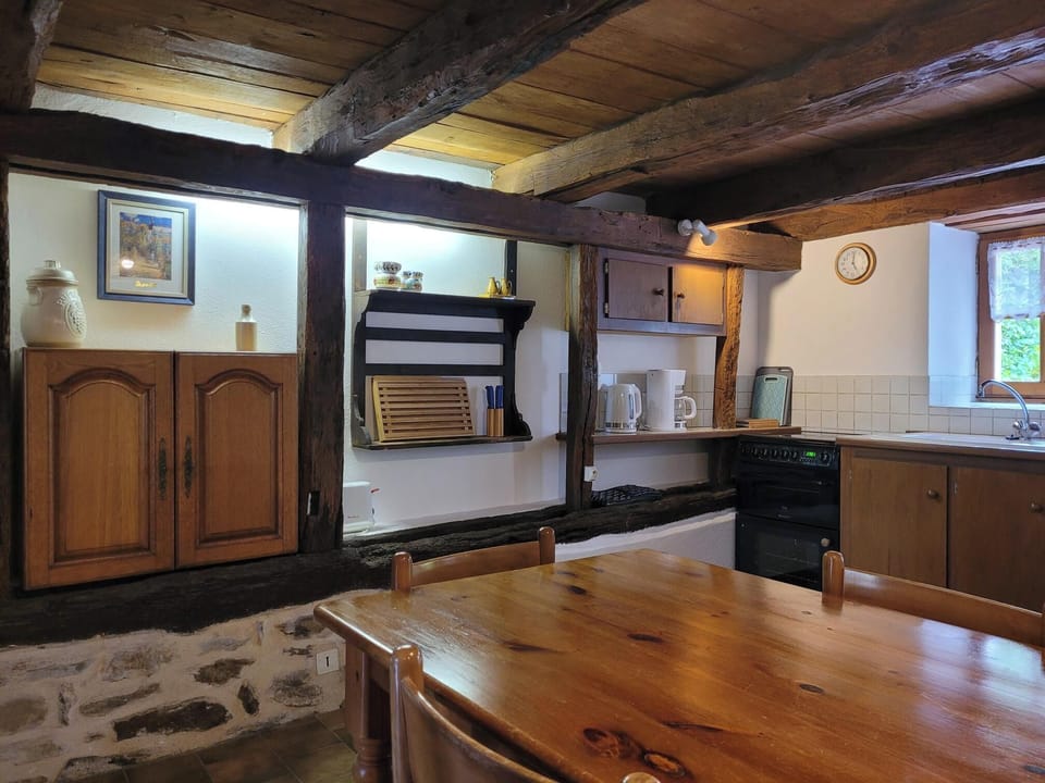 Gite La Cave kitchen
