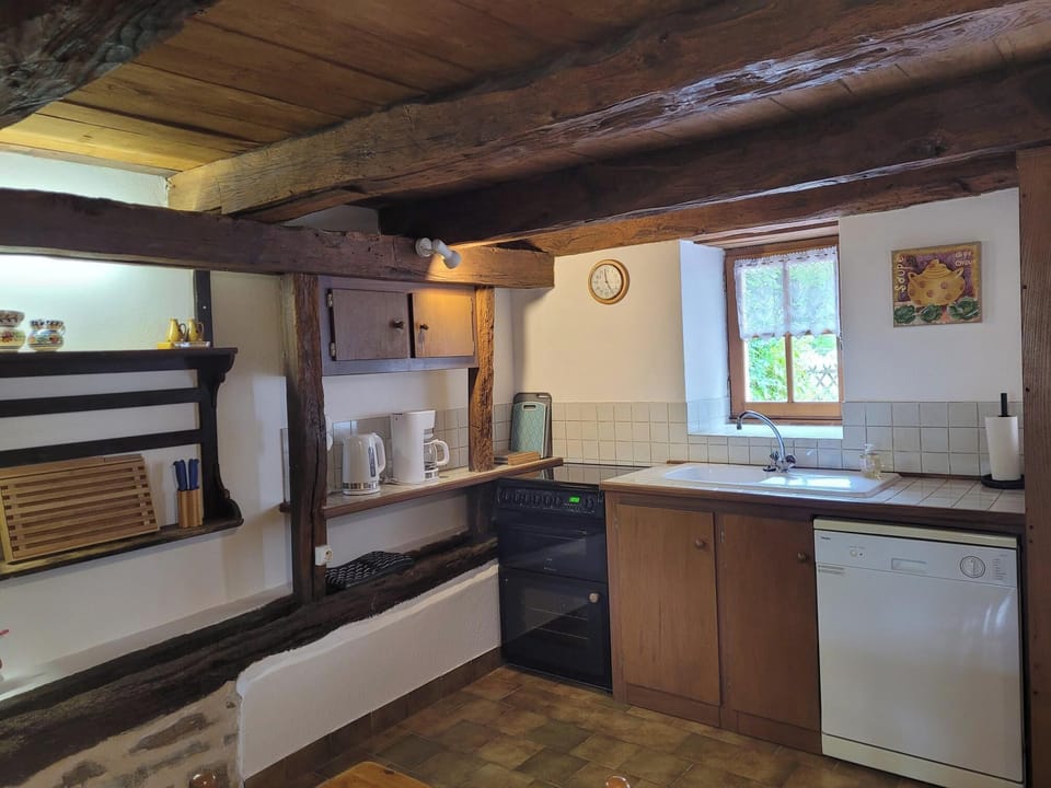 Gite La Cave kitchen
