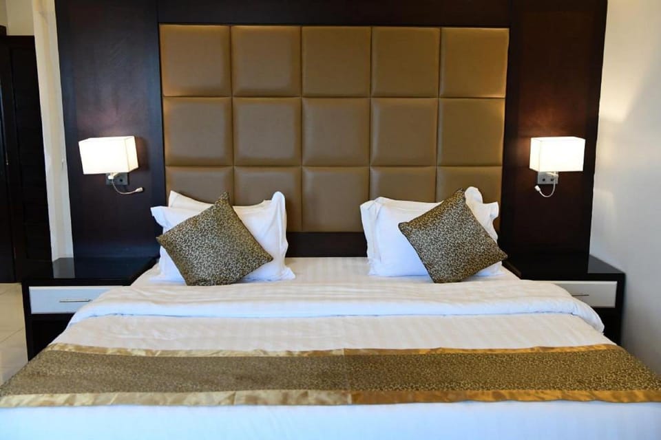 Memory foam beds, soundproofing, free WiFi, bed sheets