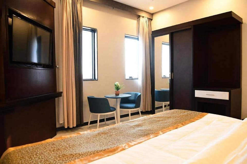 Memory foam beds, soundproofing, free WiFi, bed sheets