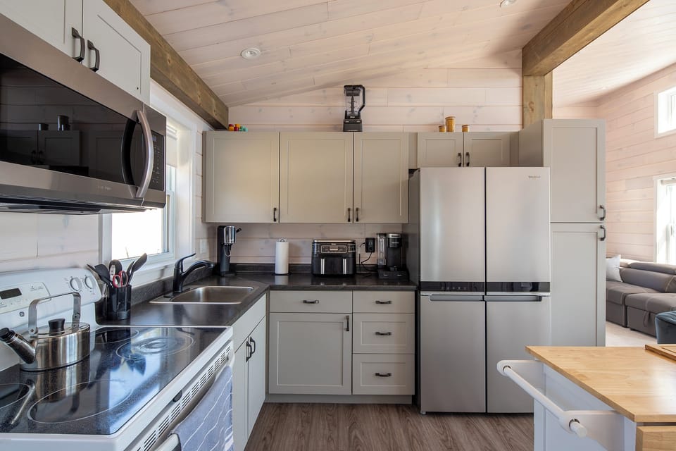 Fully loaded modern kitchen