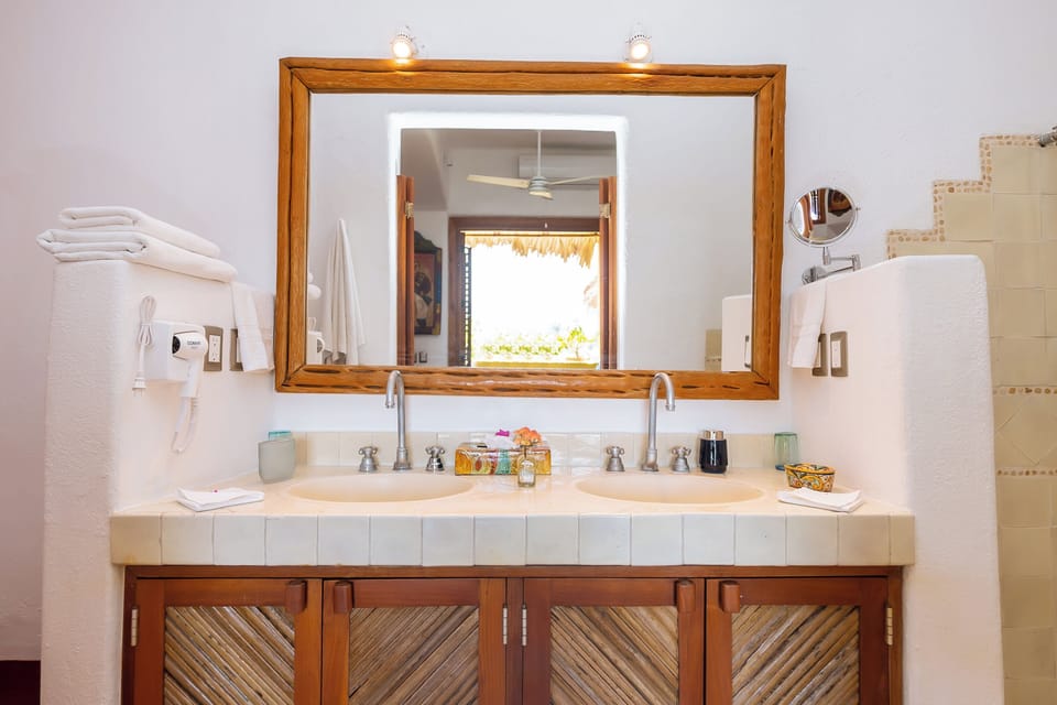 Club Room, 1 King Bed, Bay View | Premium bedding, Select Comfort beds, minibar, in-room safe