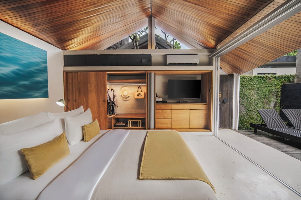 Grand One Bedroom Private Pool Villa with Jacuzzi | Hypo-allergenic bedding, minibar, in-room safe, free WiFi