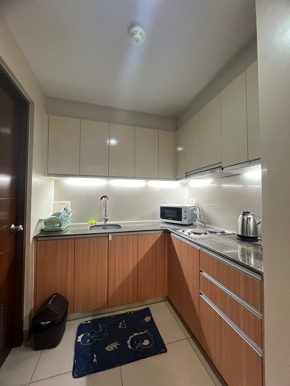 Economy Condo, Balcony, Sea View | Private kitchen | Microwave, cookware/dishes/utensils