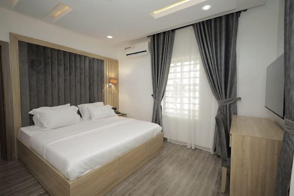 Economy Room, Balcony, City View | Desk, laptop workspace, free WiFi