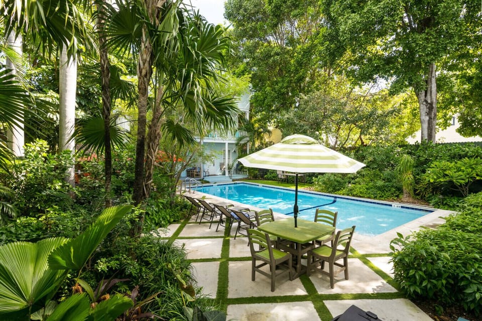 Shared Courtyard with Swimming Pool