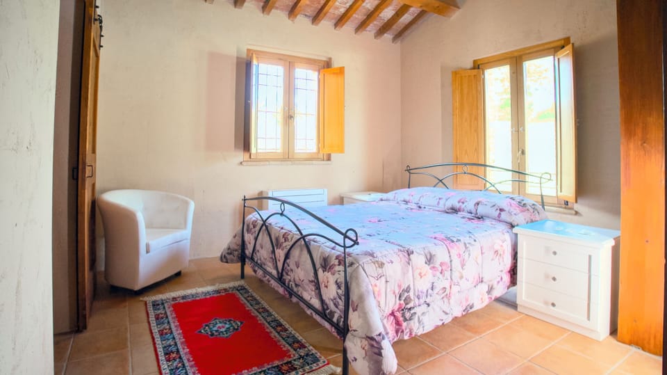 Camera Nocciola | Free cribs/infant beds, free WiFi, bed sheets