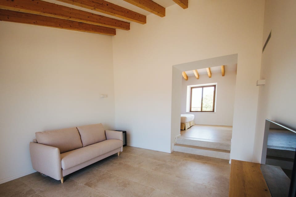 Suite, Mountain View | Living area | 50-inch Smart TV with digital channels