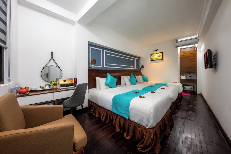 Hypo-allergenic bedding, minibar, in-room safe, desk