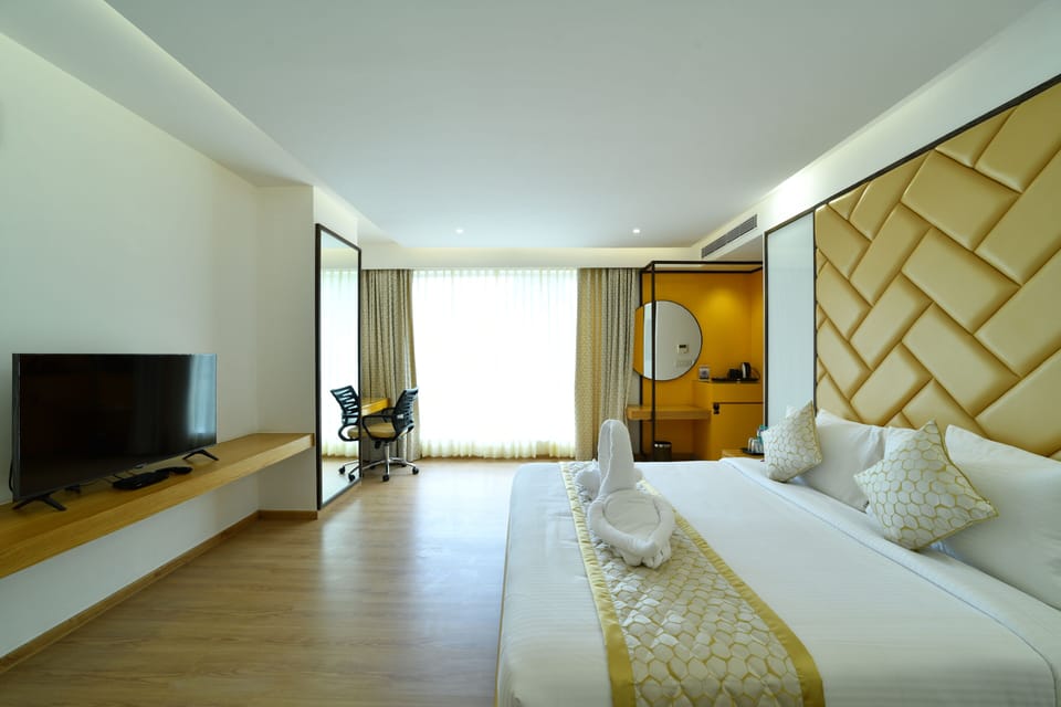 Premium Room | Desk, soundproofing, iron/ironing board, free WiFi