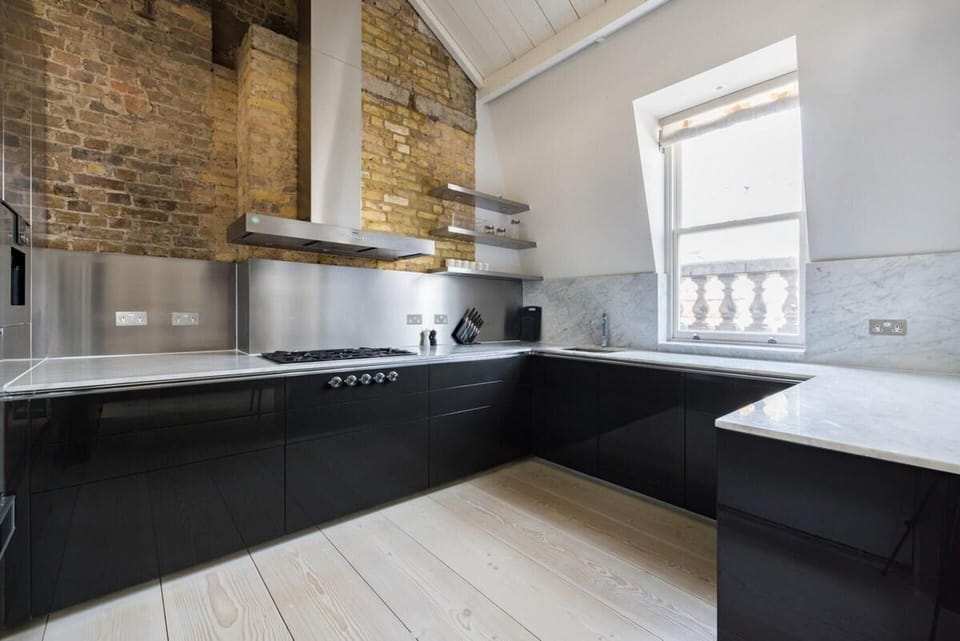 Apartment | Private kitchen | Fridge, microwave, oven, stovetop