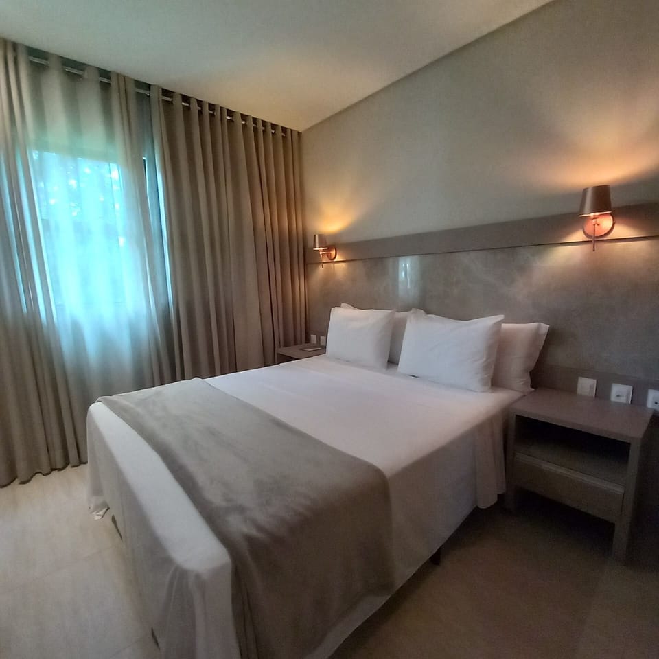 In-room safe, blackout drapes, free WiFi