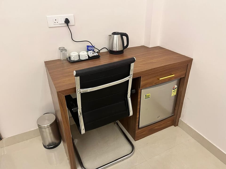 Deluxe Double or Twin Room | Coffee and/or coffee maker