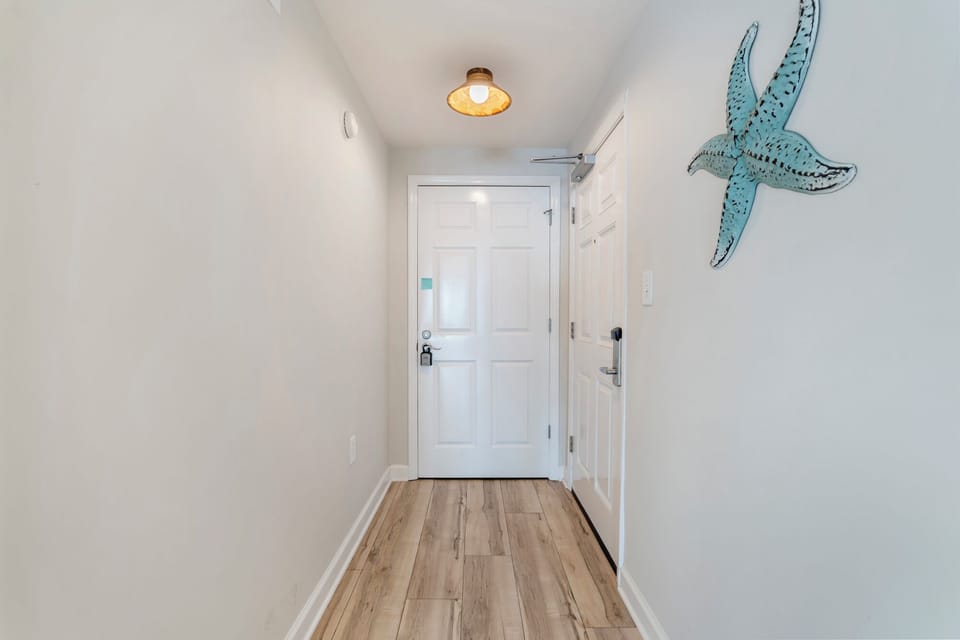 Elegant Coastal Entry