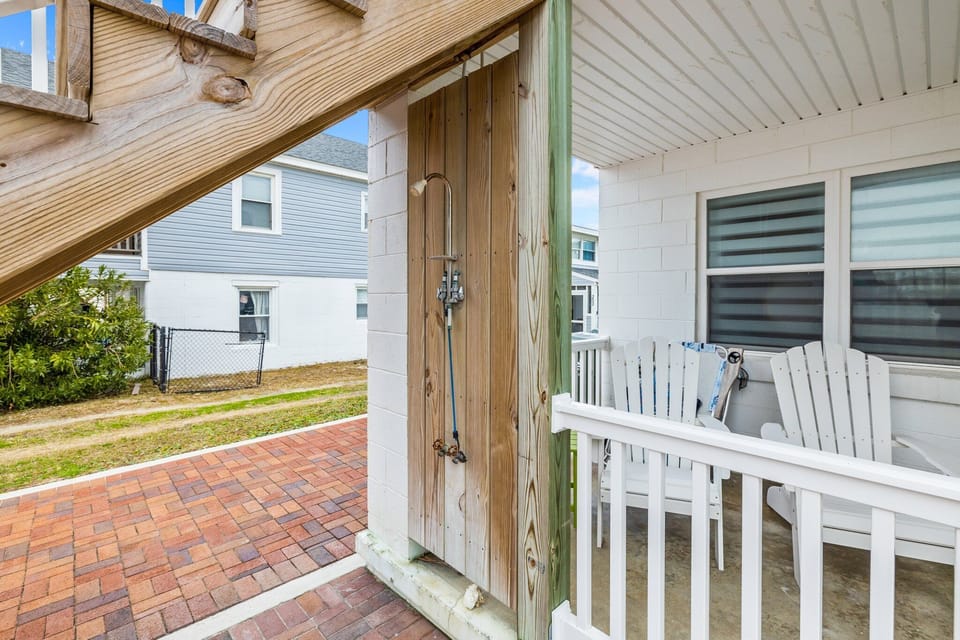 Shared outdoor shower