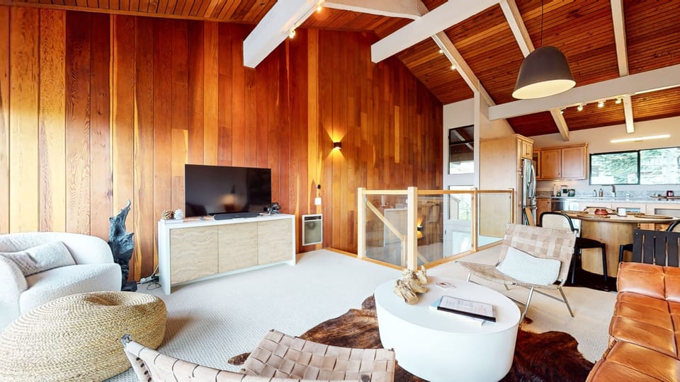 Condo, 2 Bedrooms | Living area | Smart TV, streaming services