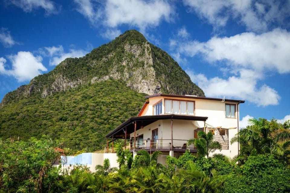 Gros Piton walking distance