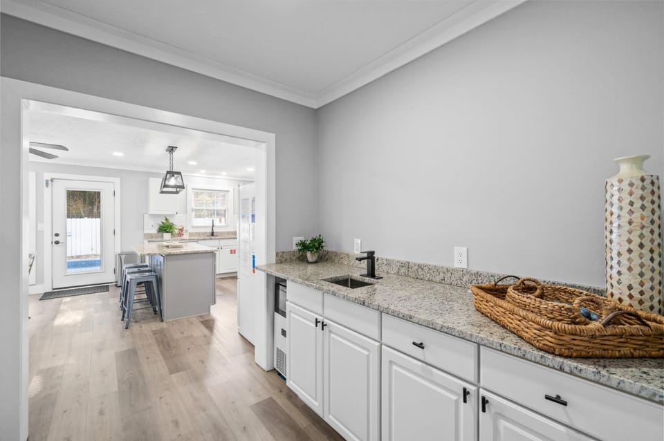 House, Pool View | Private kitchen | Full-size fridge, microwave, oven, stovetop