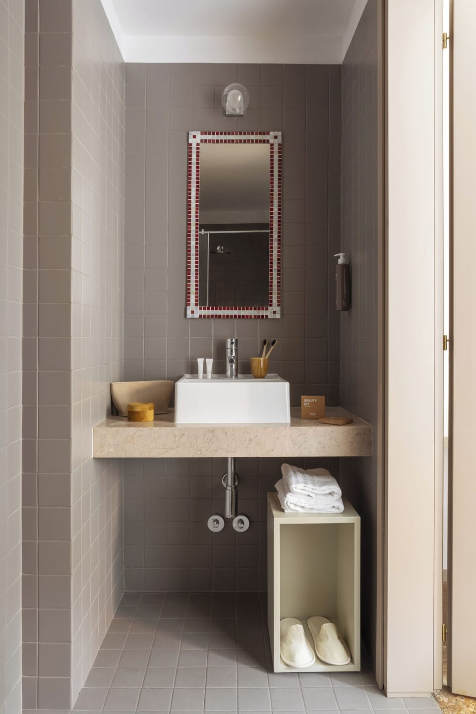 Classic Double Room | Bathroom | Shower, hair dryer, towels, soap